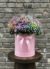Цветочная композиция из Гипсофила и Розы в шляпной коробке в Милославском