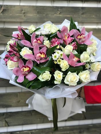 Букет цветов из: Розы и Хризантемы в Милославском