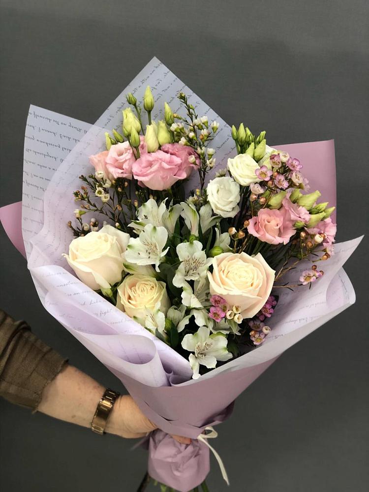 Букет цветов из: Альстромерии, Розы и Лизиантусы в Милославском