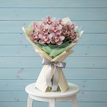 Букет цветов из:  Орхидеи и Розы #REPLACE_PRED# Милославском