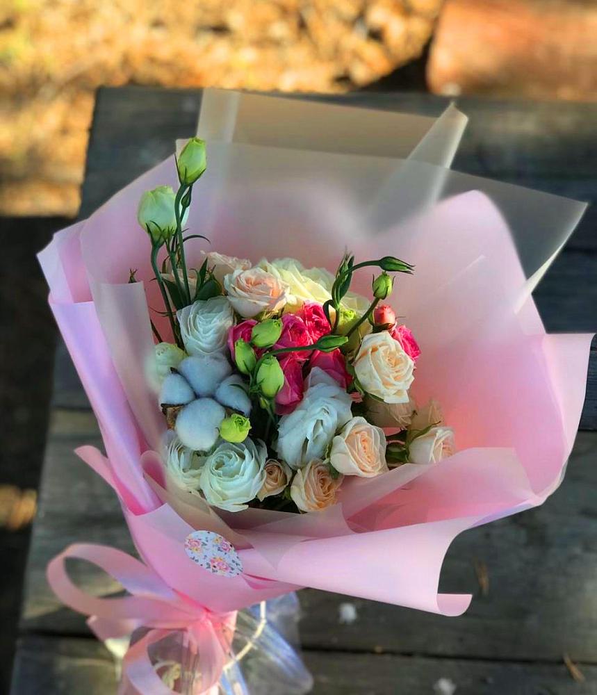 Букет цветов из: Розы и Лизиантусы в Милославском