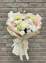 Букет цветов из:  Гвоздики, Розы, Лизиантусы и Хризантемы #REPLACE_PRED# Милославском