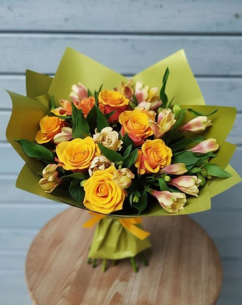 Букет цветов из: Альстромерии и Розы в Милославском