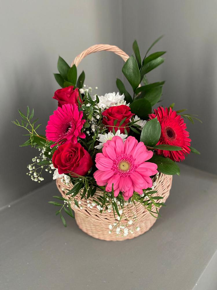 Цветочная композиция из Розы, Хризантемы и Герберы в корзине в Милославском