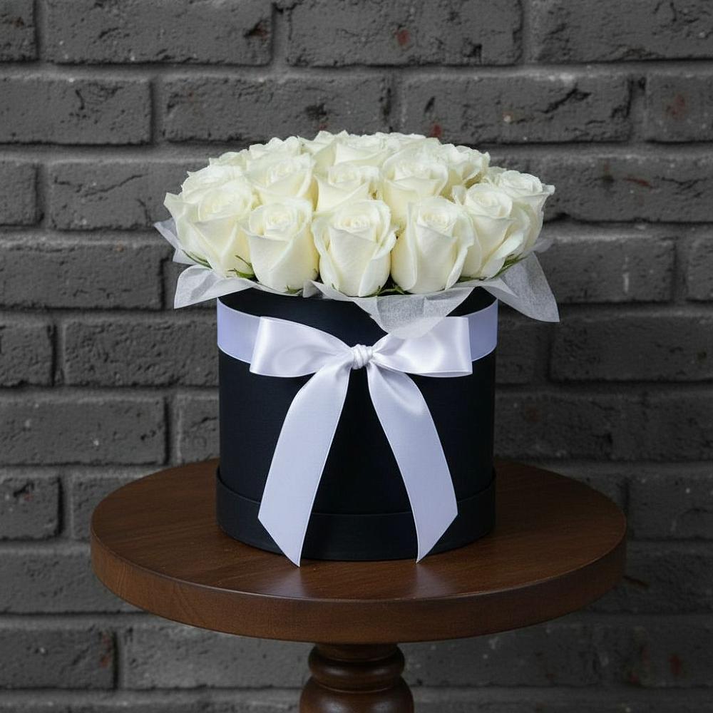 Цветочная композиция из Розы в шляпной коробке в Милославском