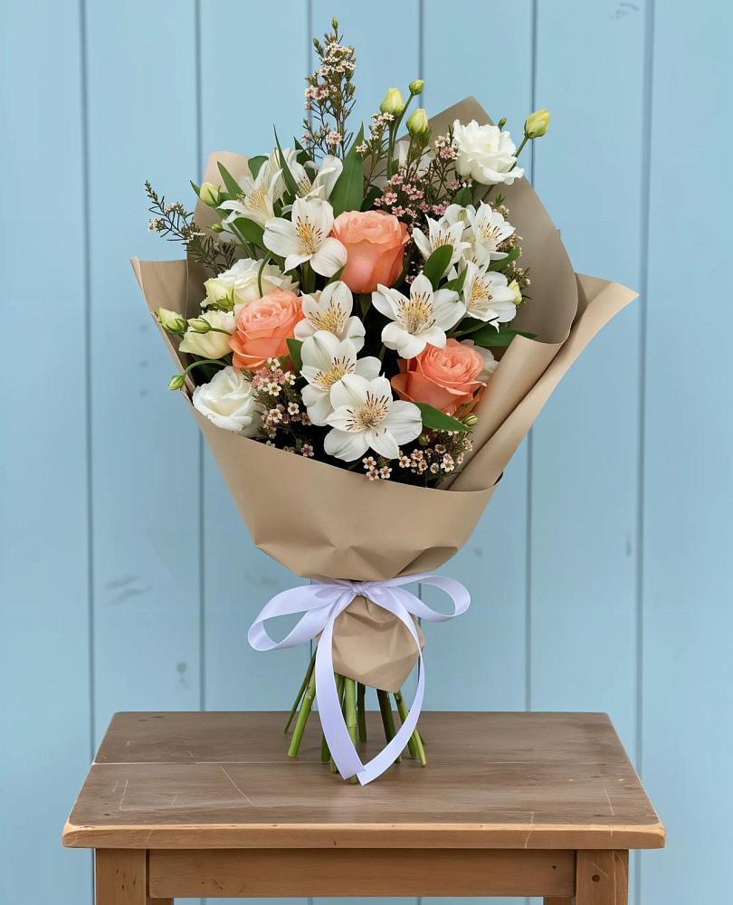 Букет цветов из: Альстромерии, Лизиантусы, Розы и Хризантемы в Милославском